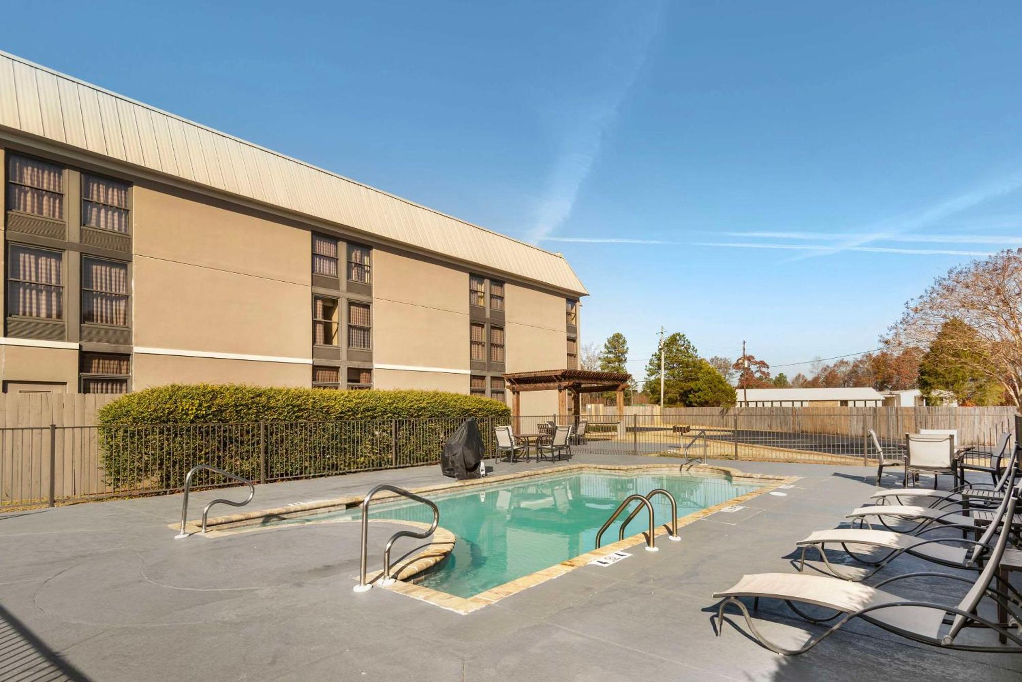 Quality Inn Valley - West Point Exterior foto