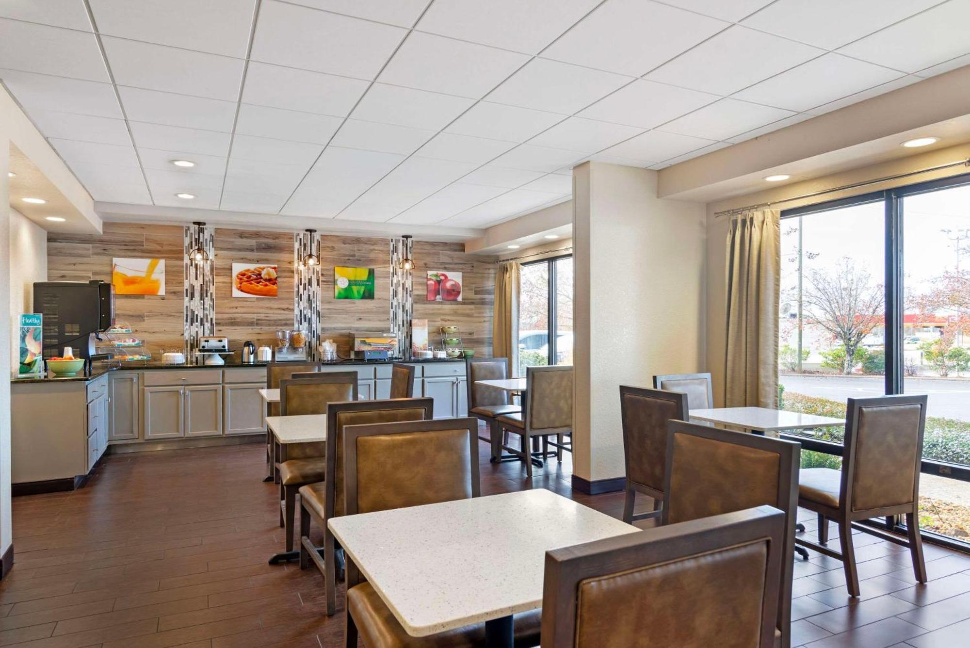 Quality Inn Valley - West Point Exterior foto