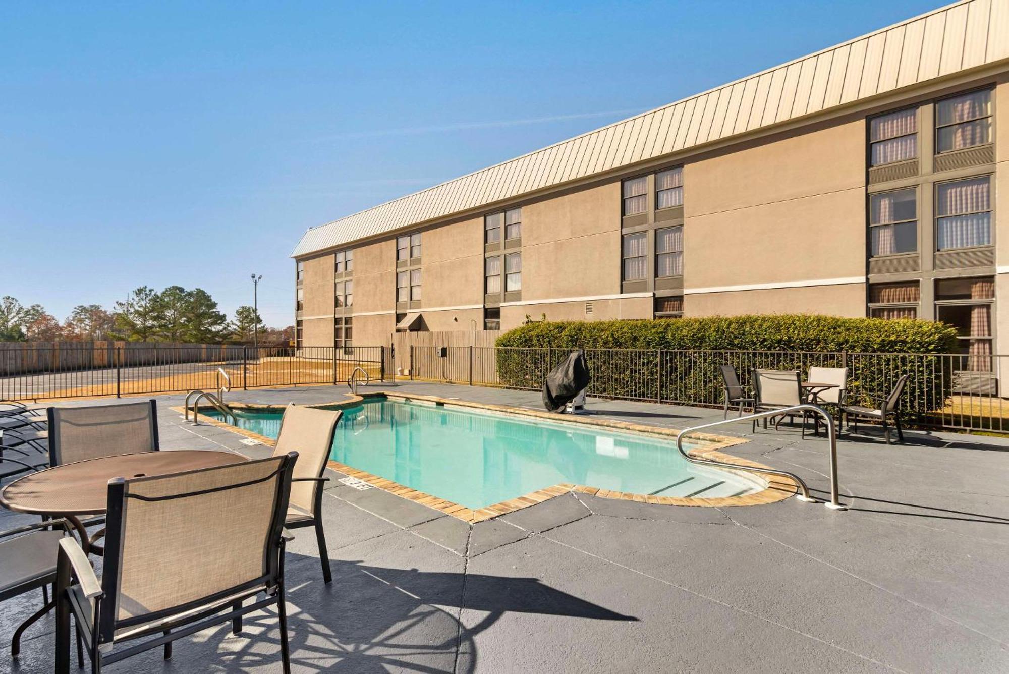 Quality Inn Valley - West Point Exterior foto